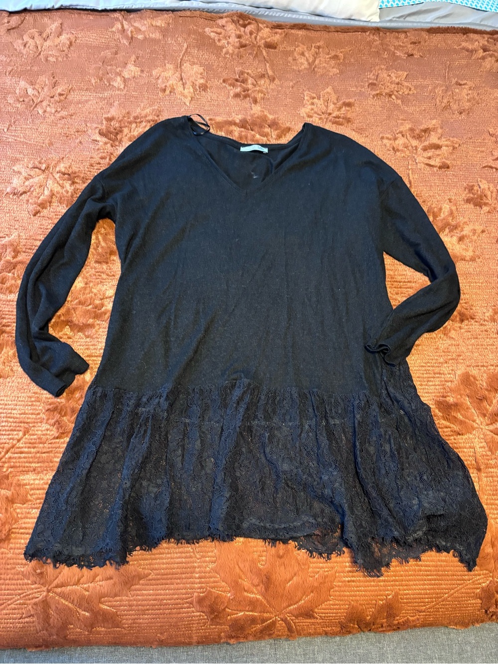 Zara Black Lace-Hem V-Neck Long-Sleeve Top